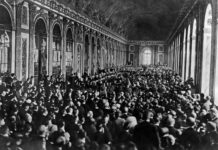 Efemérides del 28 de junio: tres acontecimientos que marcaron la historia contemporánea Firma del Tratado de Versalles el 28 de junio de 1919 en la Galería de los Espejos de Versalles.