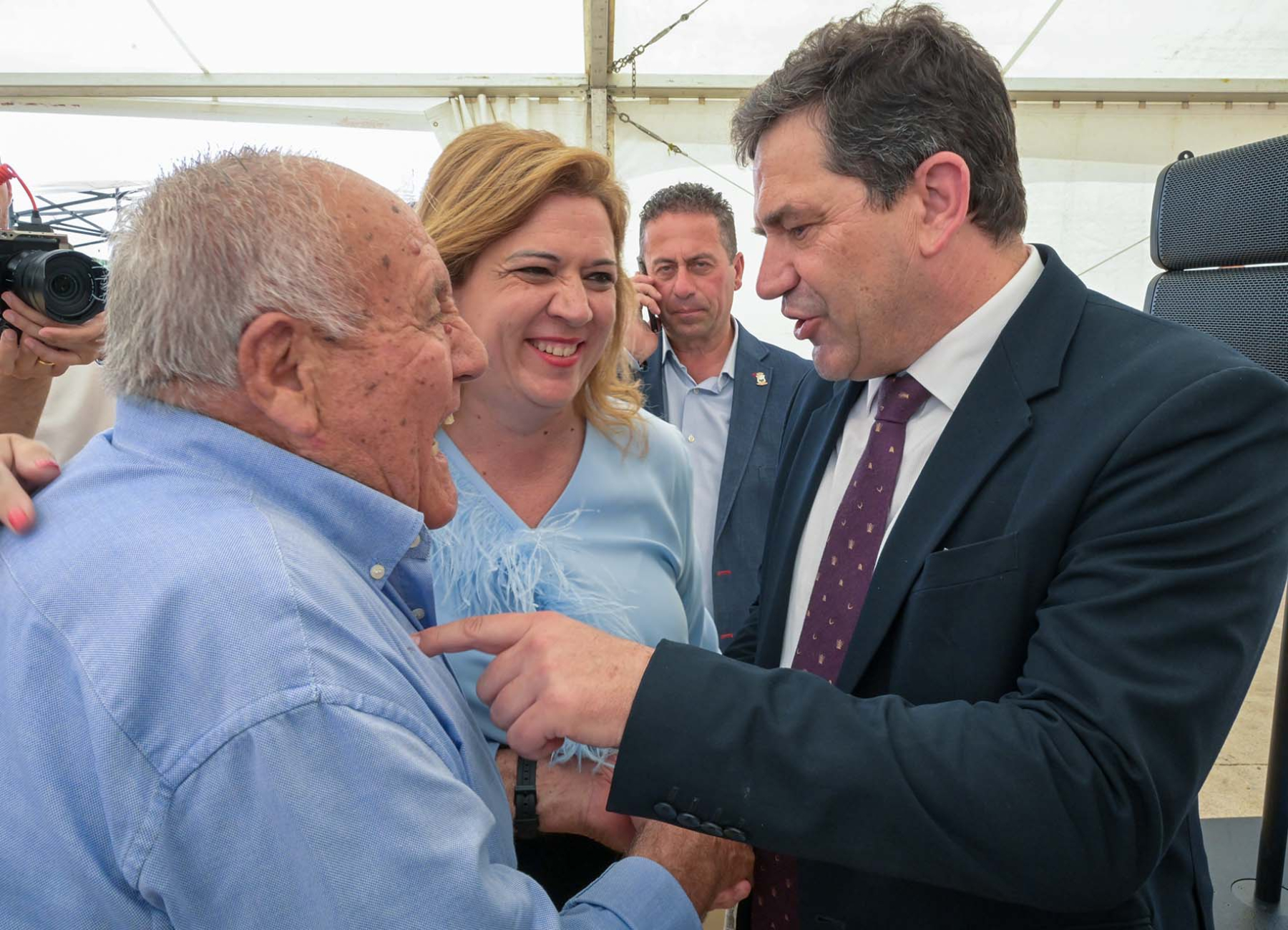 Valverde anuncia en Agudo el inicio inminente de las obras para convertir el camino de Las Saceas en carretera provincial con una inversión de 2’5 millones de euros 6 Valverde anuncia en Agudo el inicio inminente de las obras para convertir el camino de Las Saceas en carretera provincial con una inversión de 2’5 millones de euros