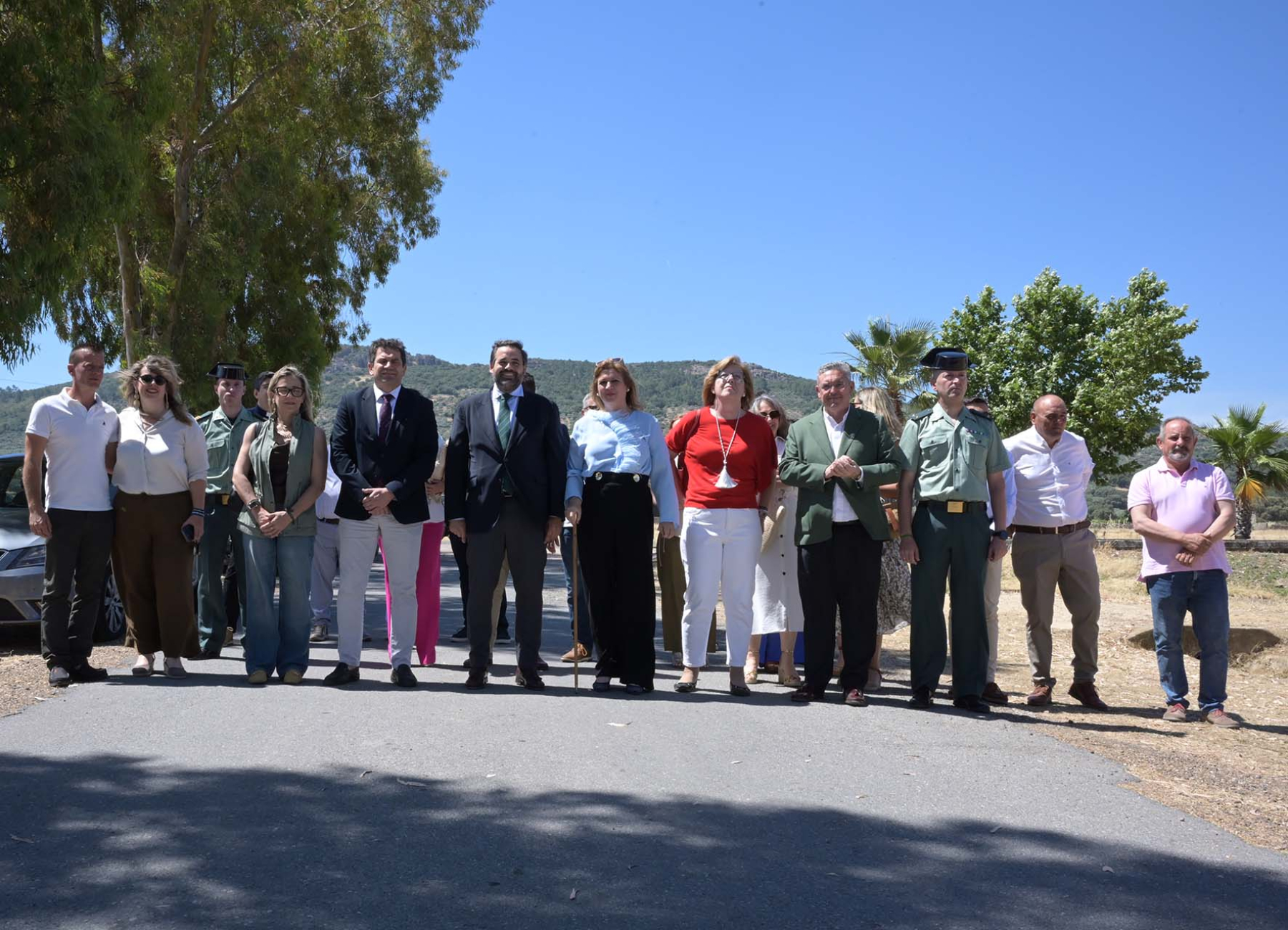 Valverde anuncia en Agudo el inicio inminente de las obras para convertir el camino de Las Saceas en carretera provincial con una inversión de 2’5 millones de euros 4 Valverde anuncia en Agudo el inicio inminente de las obras para convertir el camino de Las Saceas en carretera provincial con una inversión de 2’5 millones de euros