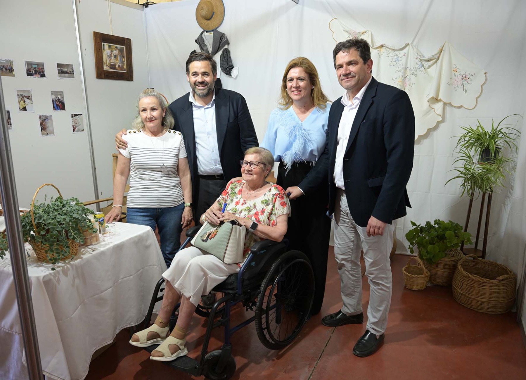 Valverde anuncia en Agudo el inicio inminente de las obras para convertir el camino de Las Saceas en carretera provincial con una inversión de 2’5 millones de euros 13 Valverde anuncia en Agudo el inicio inminente de las obras para convertir el camino de Las Saceas en carretera provincial con una inversión de 2’5 millones de euros