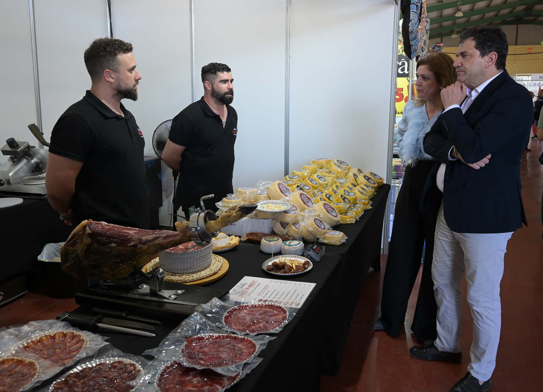 Valverde anuncia en Agudo el inicio inminente de las obras para convertir el camino de Las Saceas en carretera provincial con una inversión de 2’5 millones de euros 14 Valverde anuncia en Agudo el inicio inminente de las obras para convertir el camino de Las Saceas en carretera provincial con una inversión de 2’5 millones de euros