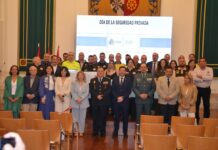 Reconocimiento a la honradez y profesionalidad de los vigilantes del Hospital de Tomelloso R𝗲𝗰𝗼𝗻𝗼𝗰𝗶𝗺𝗶𝗲𝗻𝘁𝗼 𝗮 𝗹𝗮 𝗵𝗼𝗻𝗿𝗮𝗱𝗲𝘇 𝘆 𝗽𝗿𝗼𝗳𝗲𝘀𝗶𝗼𝗻𝗮𝗹𝗶𝗱𝗮𝗱 𝗱𝗲 𝗹𝗼𝘀 𝘃𝗶𝗴𝗶𝗹𝗮𝗻𝘁𝗲𝘀 𝗱𝗲𝗹 𝗛𝗼𝘀𝗽𝗶𝘁𝗮𝗹 𝗱𝗲 𝗧𝗼𝗺𝗲𝗹𝗹𝗼𝘀𝗼