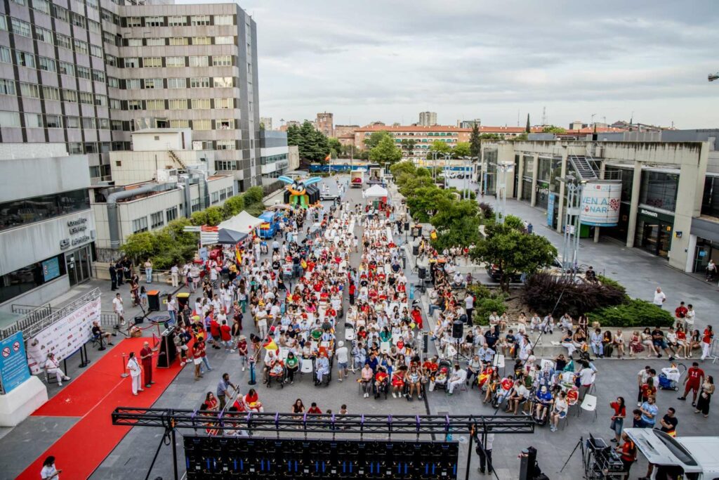 500 pacientes y profesionales del Hospital La Paz celebran el pase de España a la final del Mundial 6 500 pacientes hospital paz celebran victoria espana 03