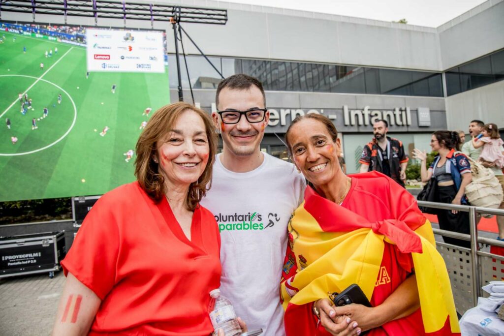 500 pacientes y profesionales del Hospital La Paz celebran el pase de España a la final del Mundial 10 500 pacientes hospital paz celebran victoria espana 23