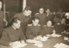 El 27 de julio en la historia: la caída de Robespierre, el primer avión comercial a reacción y la tregua en Corea Representantes militares firman el Armisticio de Corea en Panmunjom el 27 de julio de 1953, un acuerdo que puso fin a los combates abiertos de la guerra.