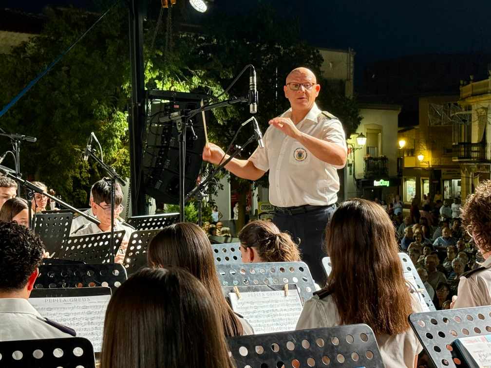 La Banda de Música de Villacañas emociona en su tradicional Concierto de Feria, en una noche en la que se homenajeó a Rosa Mª Torres Perales 4 bandamusicavillacanas 6