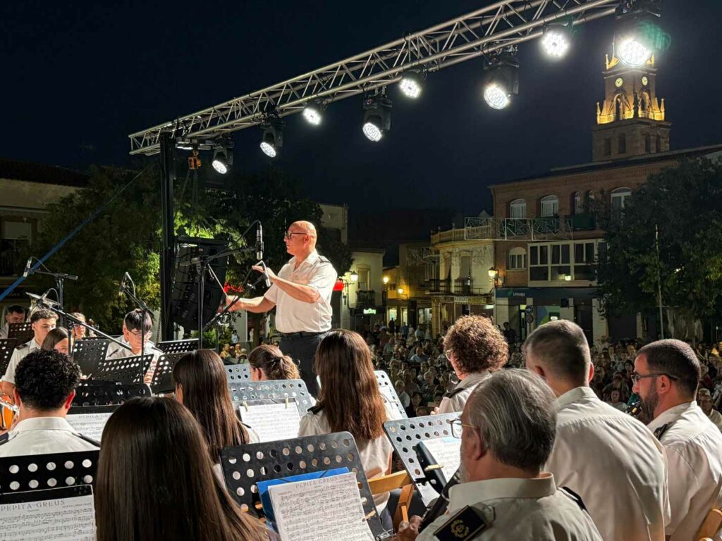 La Banda de Música de Villacañas emociona en su tradicional Concierto de Feria, en una noche en la que se homenajeó a Rosa Mª Torres Perales 5 bandamusicavillacanas 7