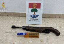 El SEPRONA detiene a una persona por tenencia ilícita de armas al modificar una carabina de aire comprimido para disparar munición metálica de calibre 22 El SEPRONA detiene a una persona por tenencia ilícita de armas al modificar una carabina de aire comprimido para disparar munición metálica de calibre 22