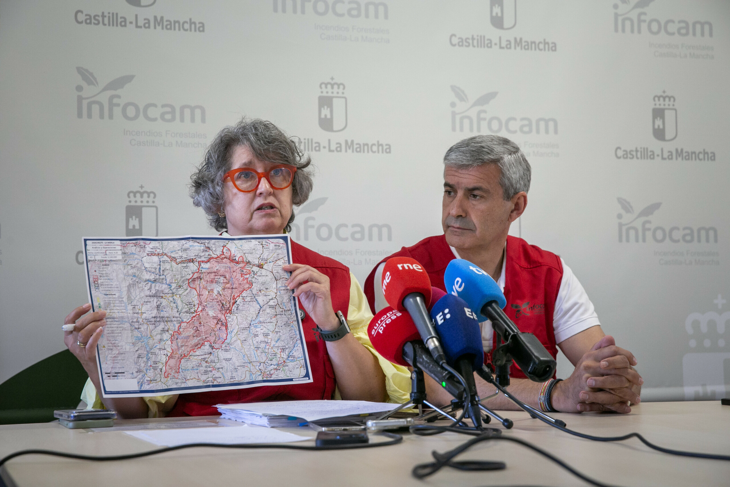 Castilla-La Mancha moviliza un amplio operativo para hacer frente a los incendios registrados en la región y pone en valor la colaboración entre administraciones 2 Castilla-La Mancha moviliza un amplio operativo para hacer frente a los incendios registrados en la región y pone en valor la colaboración entre administraciones