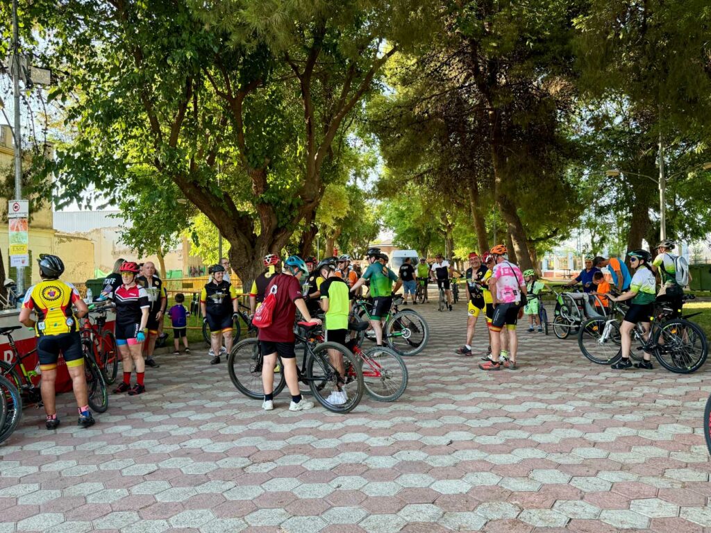 La X Quedada Cicloturista Nocturna abre las fiestas de San Cristóbal en Villacañas 3 cicloturistanocturnavillacanas 4