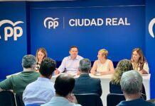 Valverde pide mejor financiación y menos carga fiscal a los ayuntamientos Valverde pide mejor financiación y menos carga fiscal a los ayuntamientos