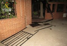 Detenido un individuo tras ser sorprendido robando en una zona de chalets de Tomelloso y tratar de atropellar a los agentes Detenido un individuo tras ser sorprendido robando en una zona de chalets de Tomelloso y tratar de atropellar a los agentes