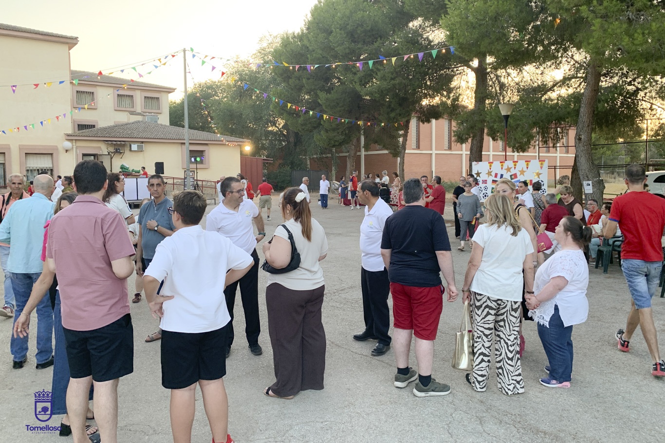 AFAS vuelve a sentirse campeona en una Fiesta de Verano marcada por la inclusión 4 El alcalde felicita a AFAS por su Fiesta de Verano, inspirada en el espíritu de los campeones y los valores de la inclusión