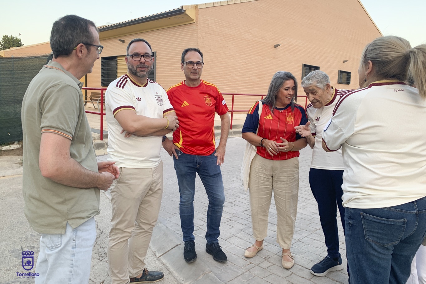 AFAS vuelve a sentirse campeona en una Fiesta de Verano marcada por la inclusión 3 El alcalde felicita a AFAS por su Fiesta de Verano, inspirada en el espíritu de los campeones y los valores de la inclusión