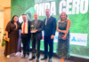 Navarro felicita a Rafael Torres por el premio “Esencia” que le ha otorgado Onda Cero por su dimensión humanista y cultural El alcalde felicita a Rafael Torres por el premio “Esencia” que le ha otorgado Onda Cero por su dimensión humanista y cultural