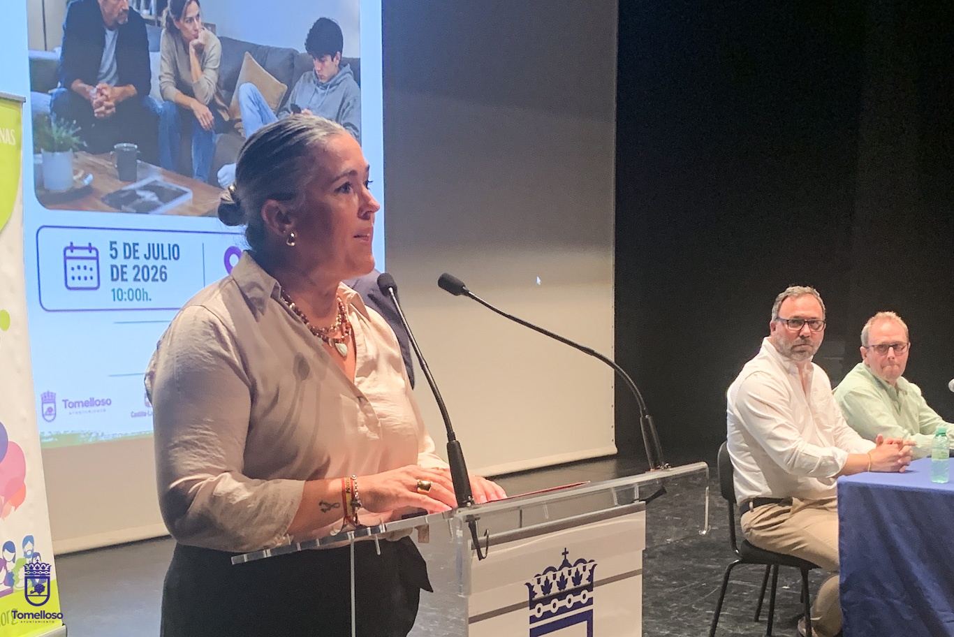 Tomelloso refuerza la prevención frente a las adicciones con unas jornadas centradas en jóvenes y familias 4 El alcalde reivindica la importancia de la prevención y el acompañamiento frente a las adicciones en las IV Jornadas de AARFATOM