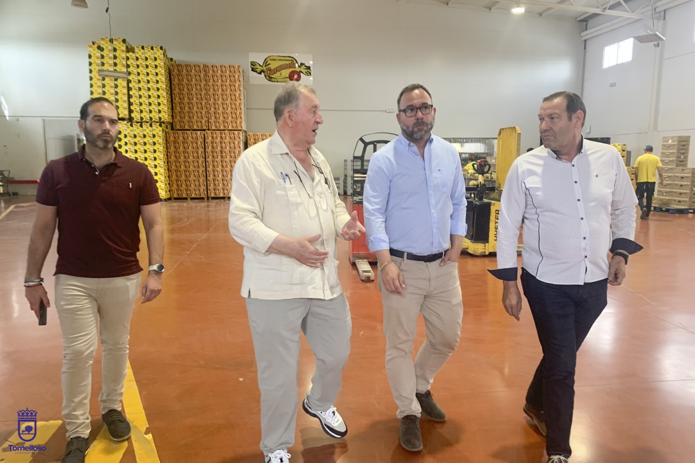 Navarro visita en Tomelloso la S.A.T Hortiman 6 El alcalde visita la S.A.T Hortiman donde se ha interesado por la campaña de melón y sandía