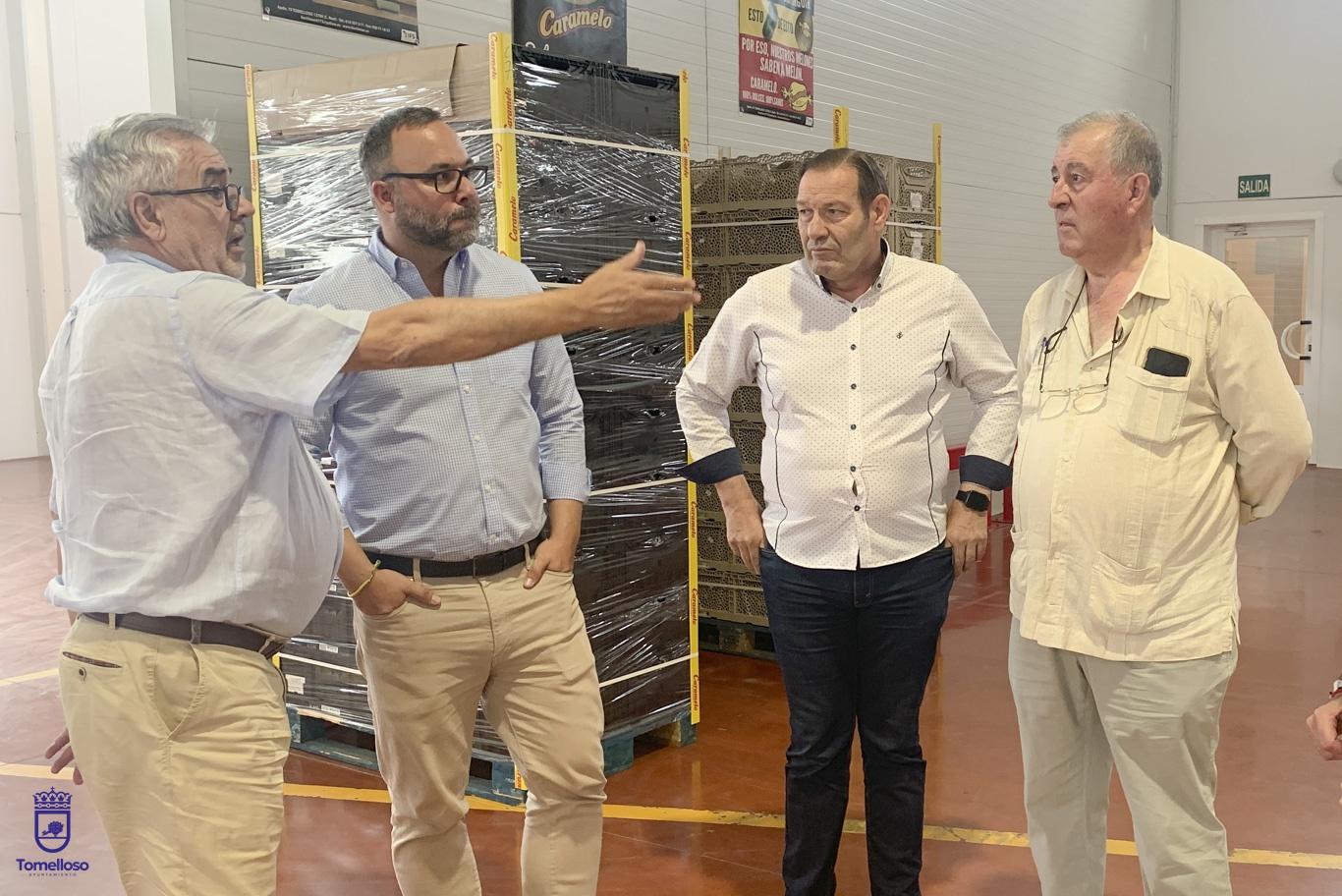 Navarro visita en Tomelloso la S.A.T Hortiman 8 El alcalde visita la S.A.T Hortiman donde se ha interesado por la campaña de melón y sandía