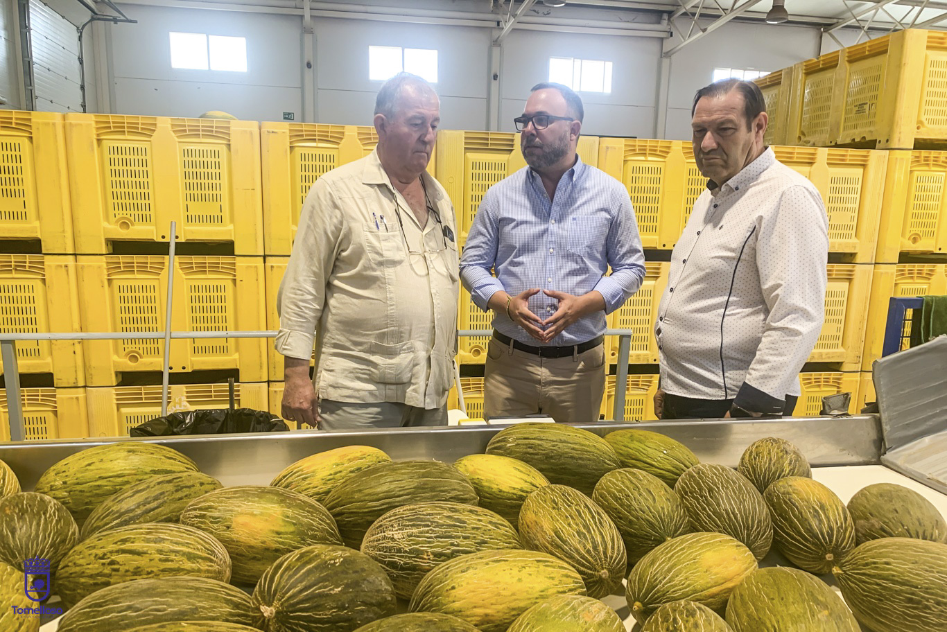 El alcalde visita la S.A.T Hortiman donde se ha interesado por la campaña de melón y sandía