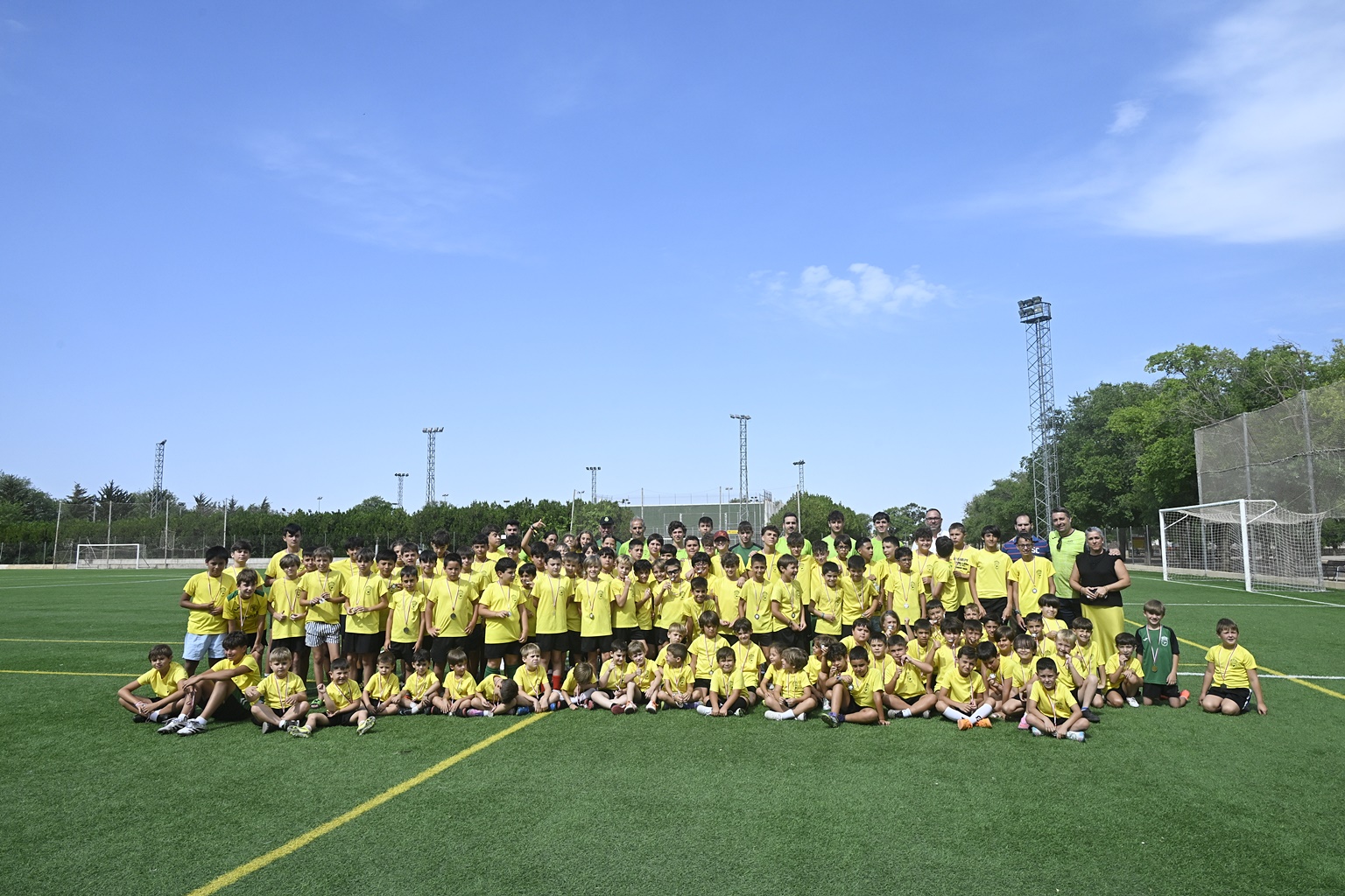 El Campus de Fútbol de Tomelloso cierra su primer turno con la participación de 130 niños 4 El Campus de Fútbol cierra su primer turno con la participación de 130 niños