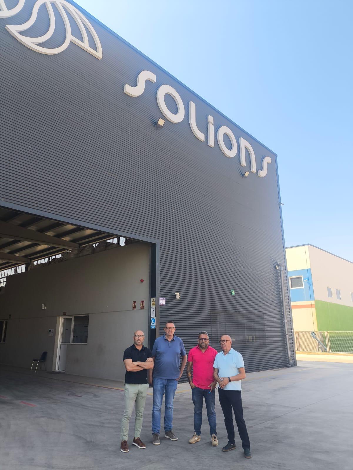 Albacete refuerza su liderazgo cebollero con 50 millones de kilos certificados bajo la IGP Cebolla de La Mancha 1 El Gobierno de Castilla-La Mancha apoya las industrias agroalimentarias mediante las ayudas FOCAL que llegarán a los 80 millones de euros