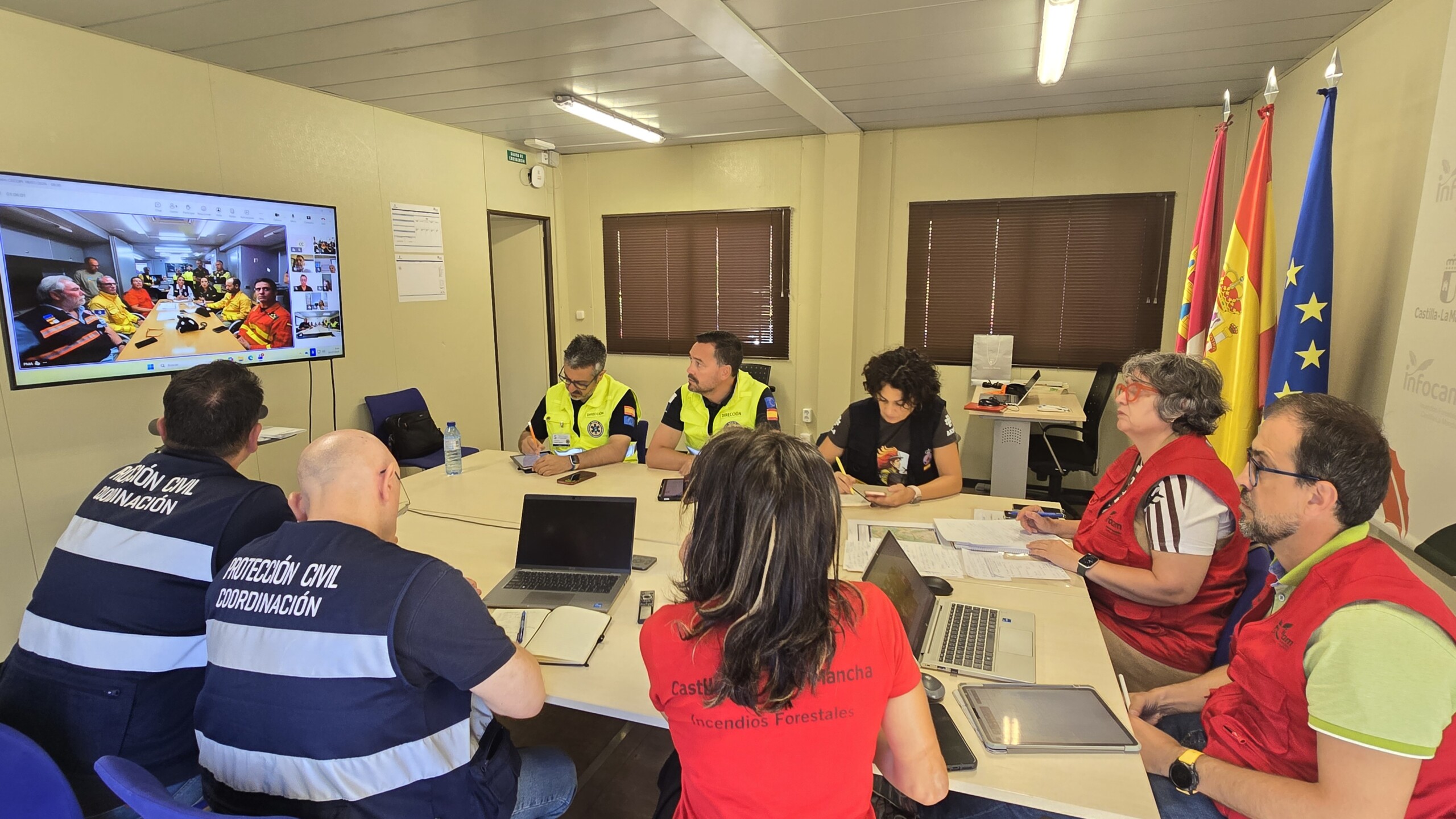 El Gobierno de Castilla-La Mancha continúa trabajando de forma intensa en el control del incendio forestal de La Mierla en la Sierra Norte de Guadalajara 1 El Gobierno de Castilla-La Mancha continúa trabajando de forma intensa en el control del incendio forestal de La Mierla en la Sierra Norte de Guadalajara