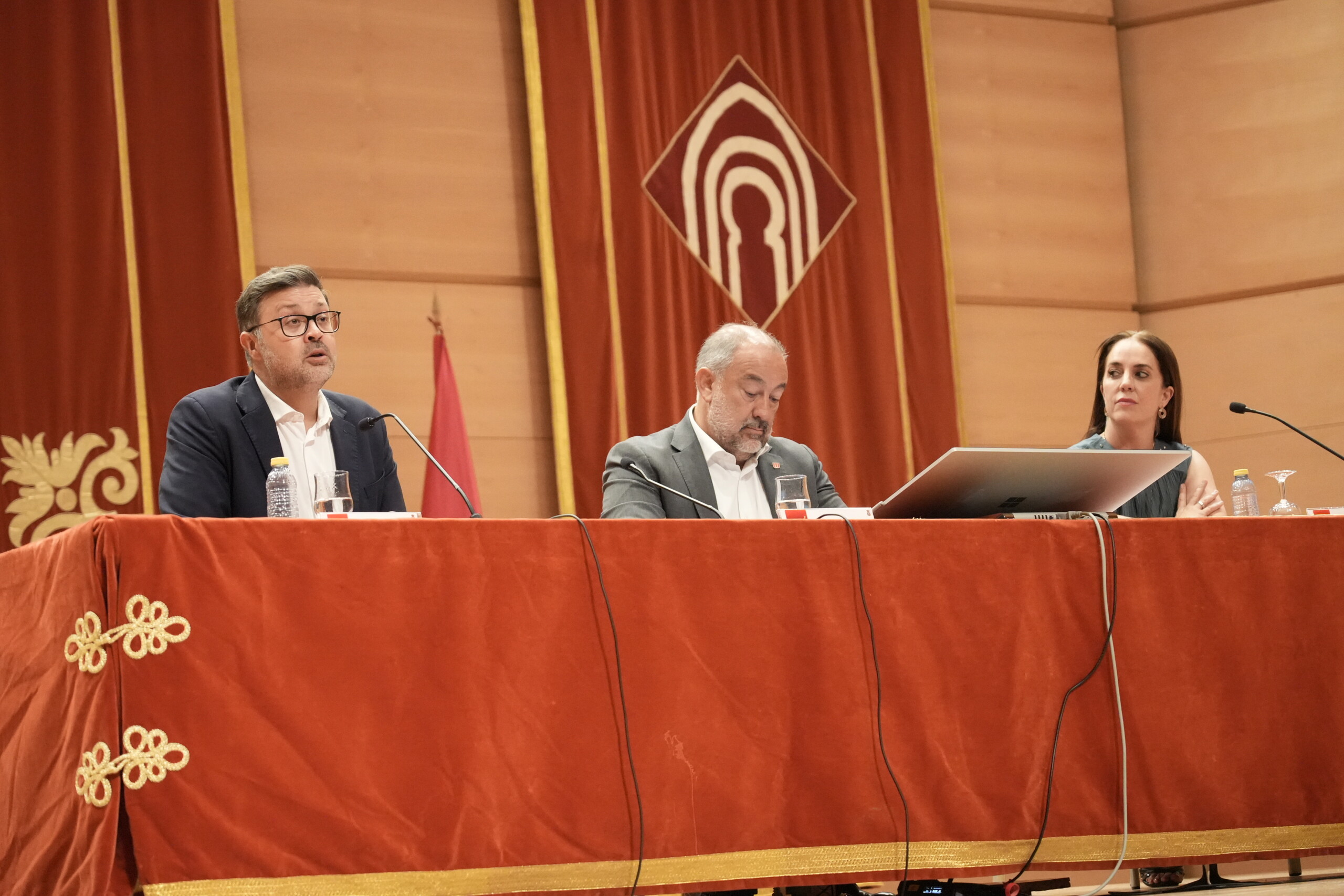 El Gobierno regional destaca que los 300 alumnos que se podrán beneficiar de la segunda matrícula gratuita tendrán un ahorro anual de alrededor de 2.000 euros 3 El Gobierno regional destaca que los 300 alumnos que se podrán beneficiar de la segunda matrícula gratuita tendrán un ahorro anual de alrededor de 2.000 euros