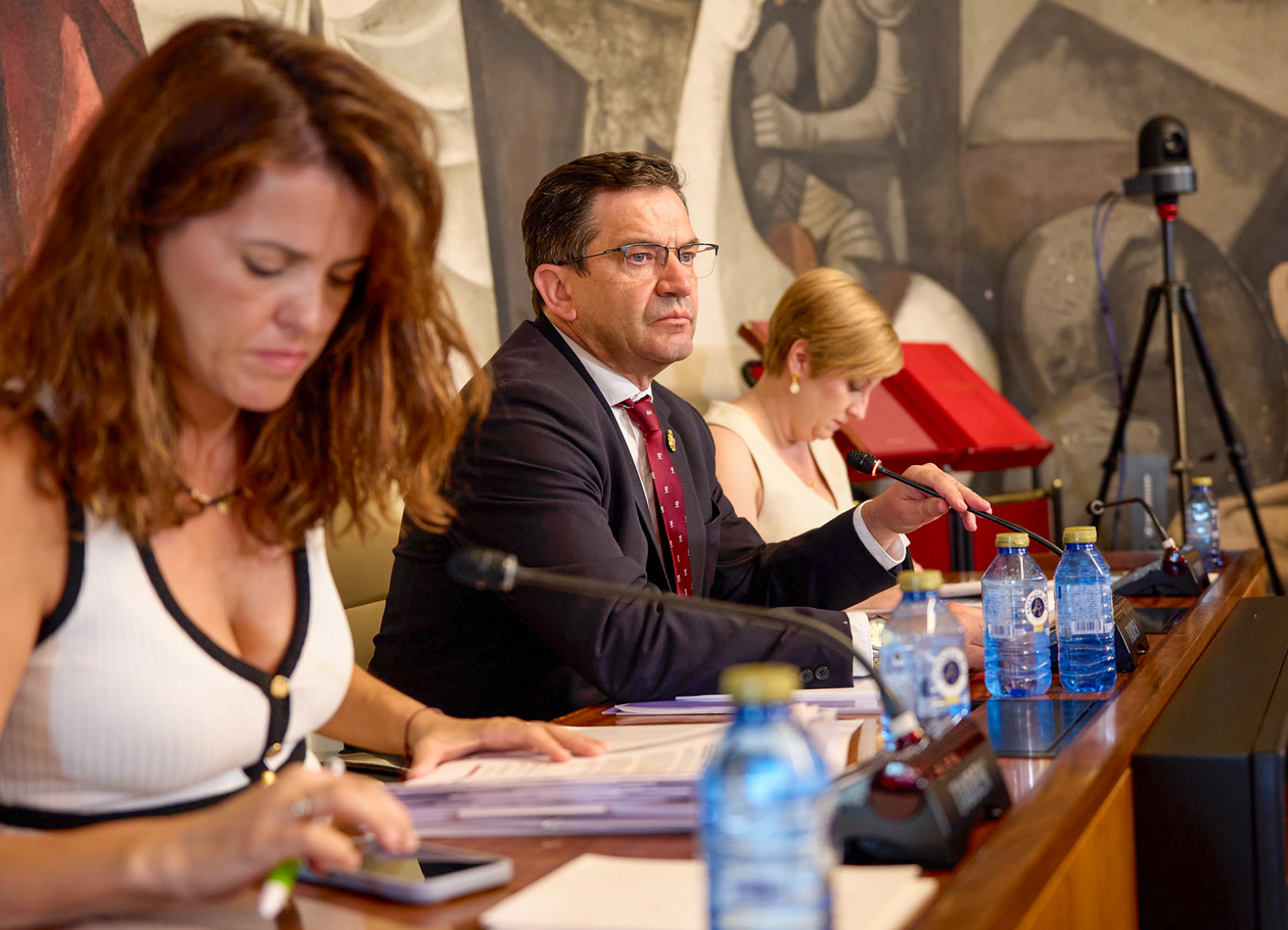 El Pleno de la Diputación aprueba inversiones y ayudas por 1’1 millones de euros, de los que 700.000 se destinan a impulsar la tauromaquia en la provincia 2 El Pleno de la Diputación aprueba inversiones y ayudas por 1’1 millones de euros, de los que 700.000 se destinan a impulsar la tauromaquia en la provincia