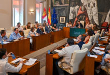 El Pleno de la Diputación aprueba inversiones y ayudas por 1’1 millones de euros, de los que 700.000 se destinan a impulsar la tauromaquia en la provincia El Pleno de la Diputación aprueba inversiones y ayudas por 1’1 millones de euros, de los que 700.000 se destinan a impulsar la tauromaquia en la provincia