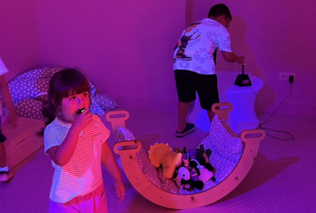 Éxito en el arranque de la Escuela de Verano Inclusiva de la Fundación Casaverde en Alicante: un espacio de estimulación, la diversión y la conciliación familiar 2 escuelaveranovillaverde 3