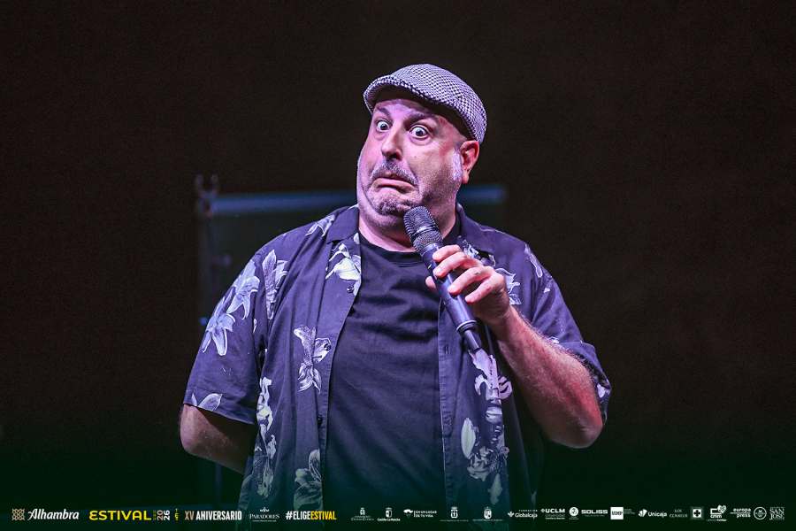 Estival Cuenca se rinde a las carcajadas en una noche de humor manchego para el recuerdo