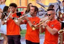 Las charangas llenan de música y juventud las calles de Villacañas en el estreno del Festival ARDE Las charangas llenan de música y juventud las calles de Villacañas en el estreno del Festival ARDE
