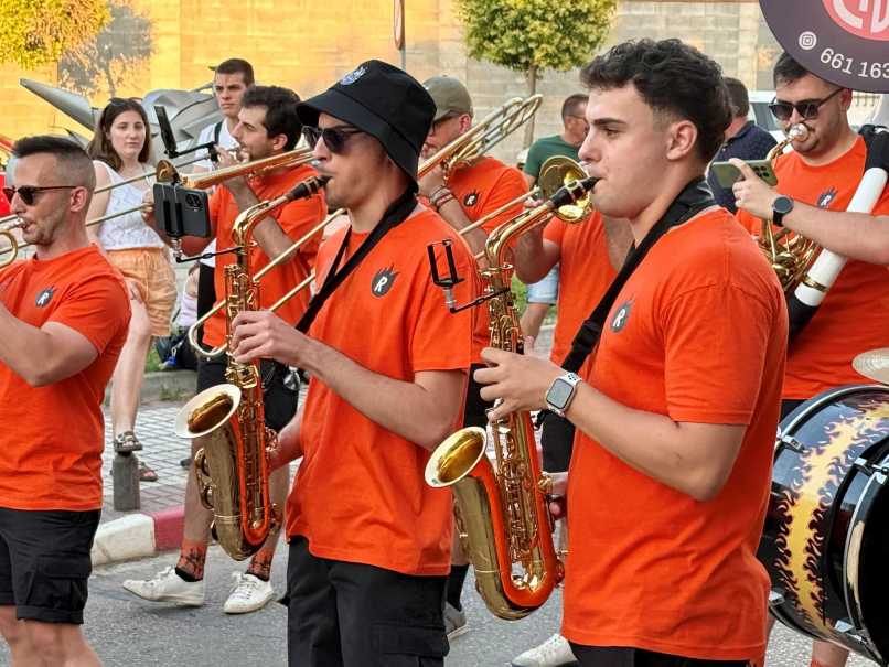 Las charangas llenan de música y juventud las calles de Villacañas en el estreno del Festival ARDE 6 festivalardeviullacanas