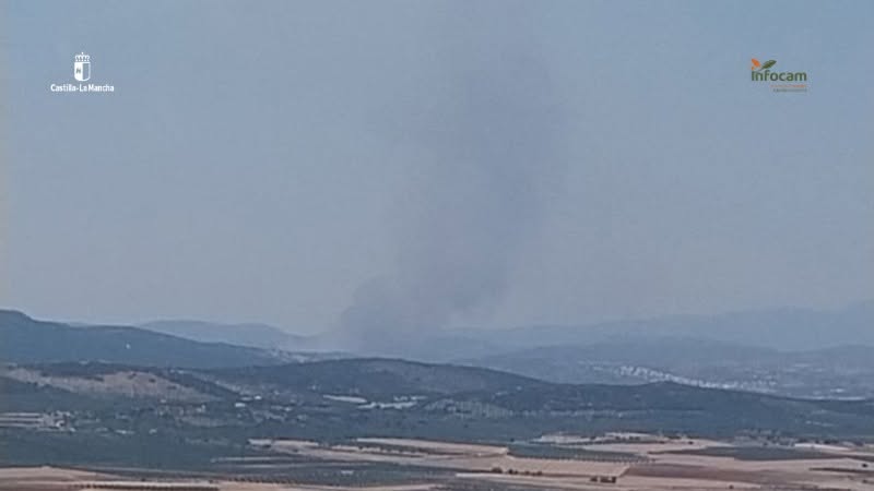 INFOCAM combate los incendios de Viso del Marqués y Navalcán mientras estabiliza el frente de Almorox