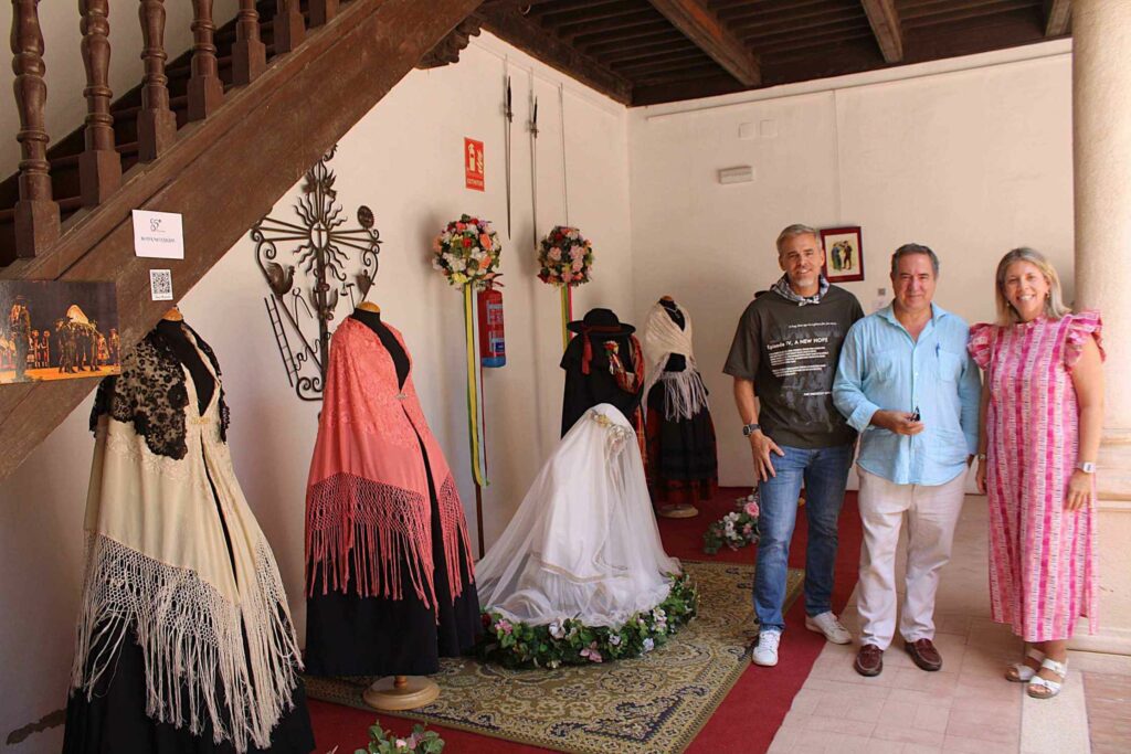 Inmaculada Jiménez reconoce los 85 años de Mazzantini y su defensa del folclore regional 1 inmaculadamazantini 2