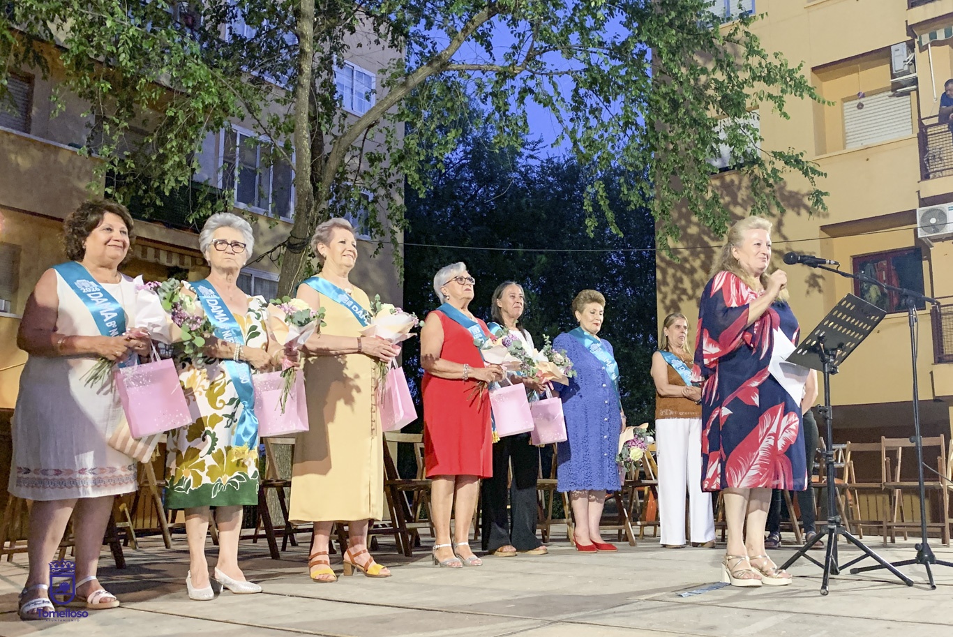El Barrio Nuevo Tomelloso da comienzo a sus fiestas vecinales con el pregón de García Sevilla y la proclamación de las Damas de Honor 2 Javier Navarro destaca las importantes inversiones previstas en el entorno del barrio Nuevo Tomelloso que este fin de semana sus fiestas vecinales