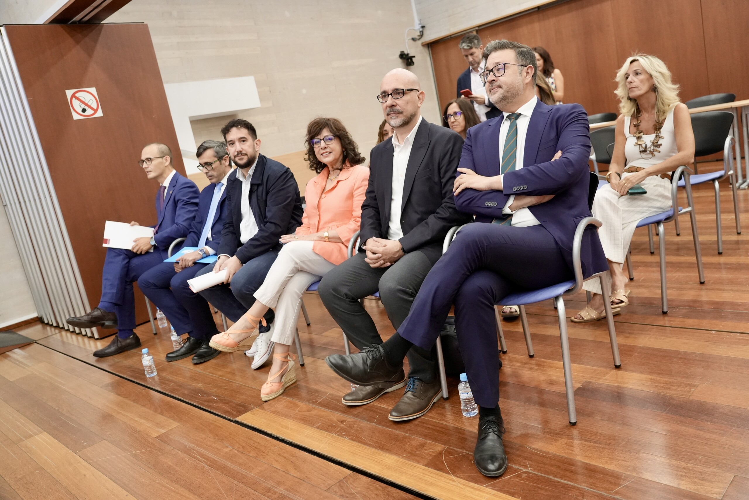 La Estrategia Regional para el Bienestar Socioemocional en las Aulas ha llegado a más de 16.000 docentes y 6.000 familias a través de 86 acciones formativas 5 La Estrategia Regional para el Bienestar Socioemocional en las Aulas ha llegado a más de 16.000 docentes y 6.000 familias a través de 86 acciones formativas