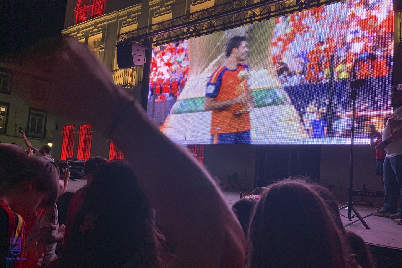 La Plaza de España de Tomelloso vibró con la histórica victoria de la Selección Española en la Copa del Mundo 9 La Plaza de España vibró con la histórica victoria de la Selección Española en la Copa del Mundo