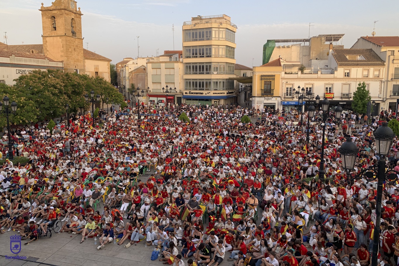 La Plaza de España de Tomelloso vibró con la histórica victoria de la Selección Española en la Copa del Mundo 12 La Plaza de España vibró con la histórica victoria de la Selección Española en la Copa del Mundo