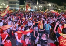 La Plaza de España de Tomelloso vibró con la histórica victoria de la Selección Española en la Copa del Mundo La Plaza de España vibró con la histórica victoria de la Selección Española en la Copa del Mundo