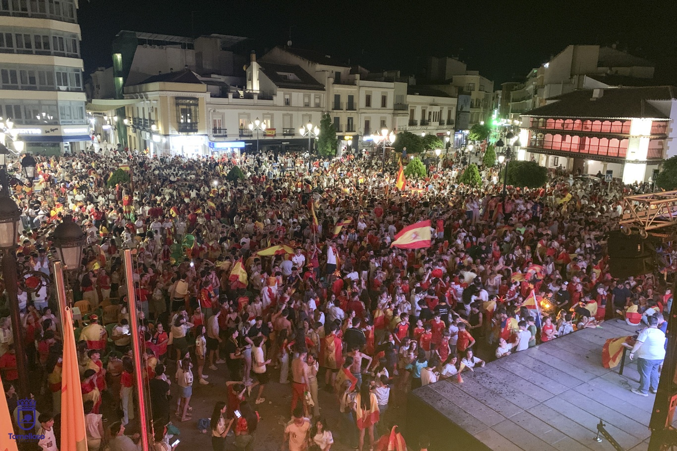 La Plaza de España de Tomelloso vibró con la histórica victoria de la Selección Española en la Copa del Mundo 4 La Plaza de España vibró con la histórica victoria de la Selección Española en la Copa del Mundo