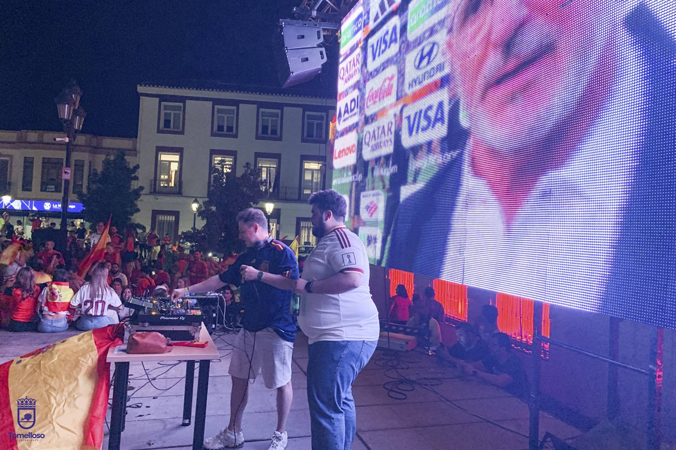 La Plaza de España de Tomelloso vibró con la histórica victoria de la Selección Española en la Copa del Mundo 7 La Plaza de España vibró con la histórica victoria de la Selección Española en la Copa del Mundo