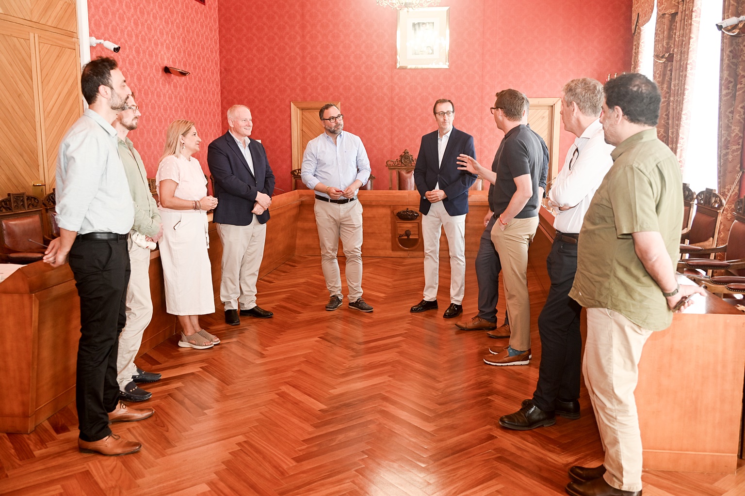 Las pérgolas del Mercado de Abastos de Tomelloso despiertan el interés internacional en innovación energética con la visita de la Universidad RMIT 1 Las pérgolas del Mercado de Abastos despiertan el interés internacional en innovación energética con la visita de la Universidad RMIT