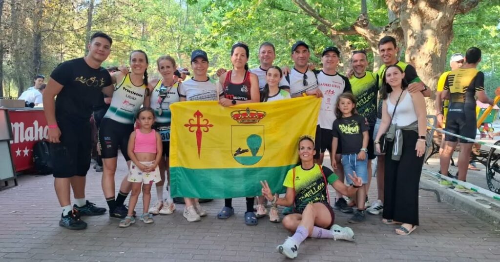 Laura Gallego conquista el tercer puesto femenino en el II Triatlón Río Mundo 2 Laura Gallego conquista el tercer puesto femenino en el Triatlón Río Mundo Sprint