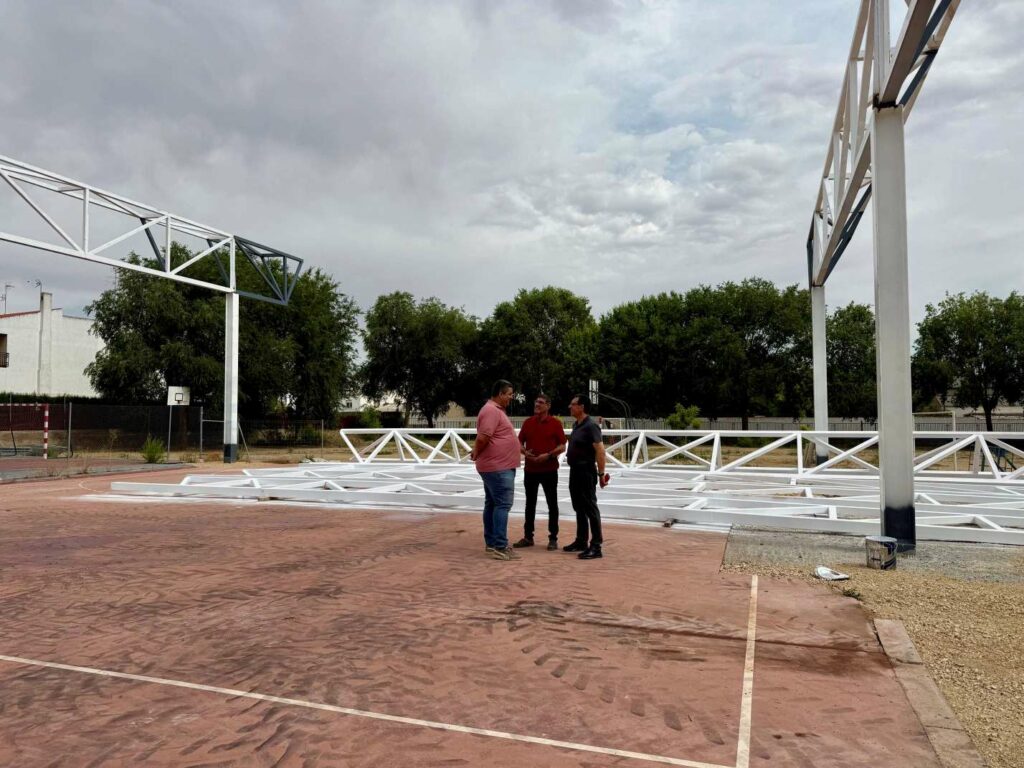 Avanzan en Villacañas las obras de la cubierta de la pista polideportiva del CEIP Santa Bárbara 1 obras ceip santa barbara
