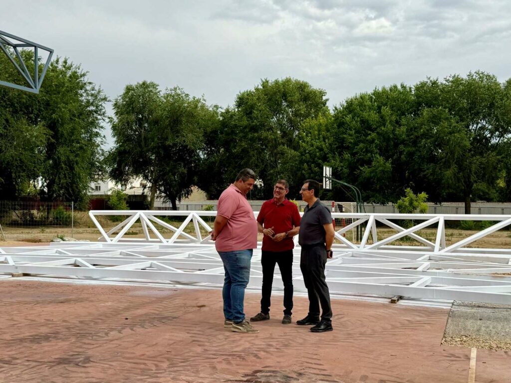 Avanzan en Villacañas las obras de la cubierta de la pista polideportiva del CEIP Santa Bárbara 4 obras ceip santa barbara 2