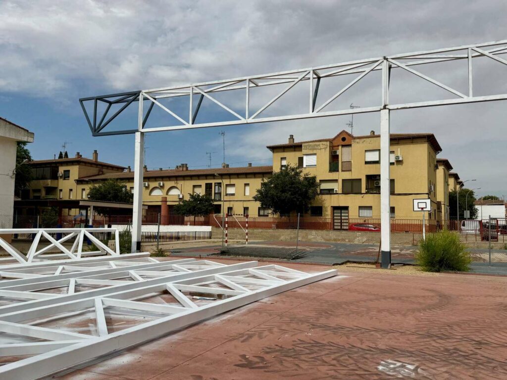 Avanzan en Villacañas las obras de la cubierta de la pista polideportiva del CEIP Santa Bárbara 3 obras ceip santa barbara 3