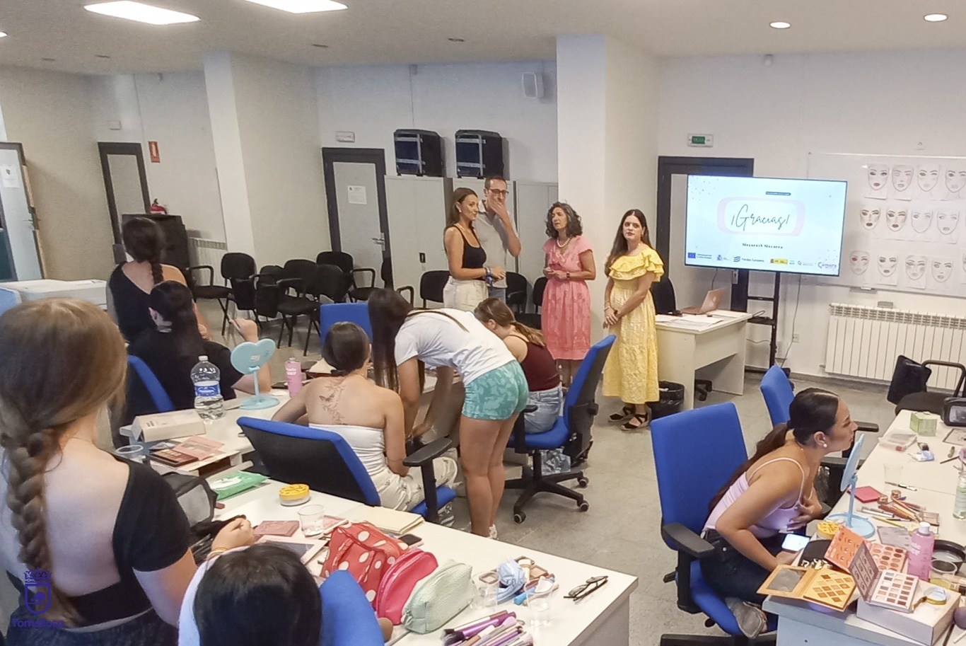 Once alumnas finalizan en el CLIPE el curso de Estética, Manicura y Asesor/a de Imagen impulsado por el Ayuntamiento y la Cámara de Comercio