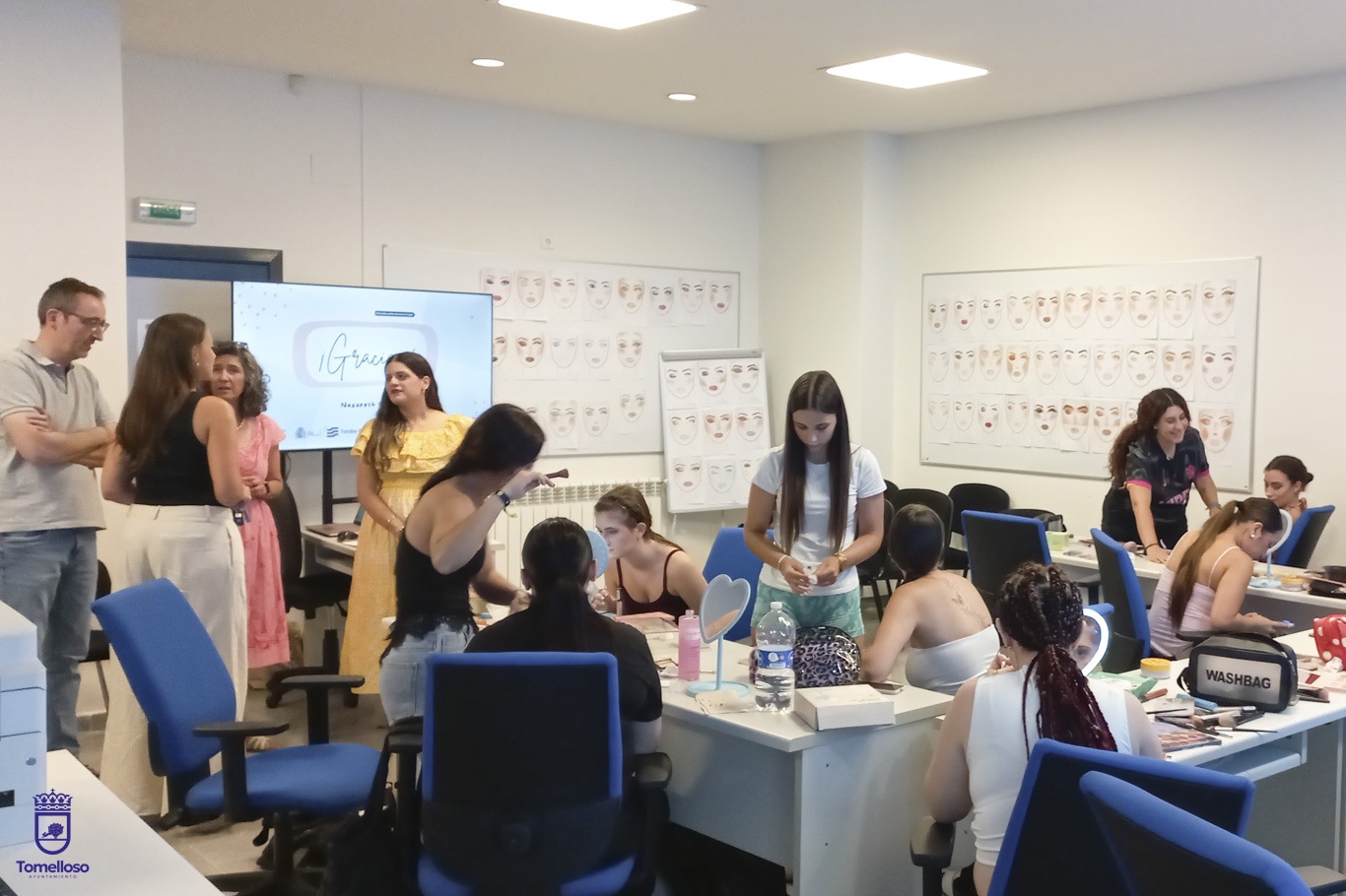 Once alumnas finalizan en el CLIPE el curso de Estética, Manicura y Asesor/a de Imagen impulsado por el Ayuntamiento y la Cámara de Comercio 2 Once alumnas finalizan en el CLIPE el curso de Estética, Manicura y Asesor/a de Imagen impulsado por el Ayuntamiento y la Cámara de Comercio