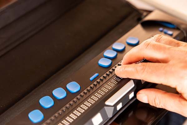 La ONCE considera “histórica” la aprobación en España del Braille como Patrimonio Cultural 1 once braille 2
